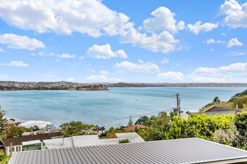 Sold 3 Roberts Road, Tindalls Beach realestate.co.nz Sold 3 Roberts Road, Tindalls Beach realestate.co.nz