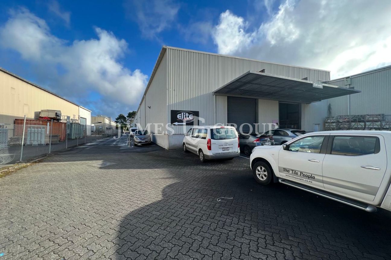 1,200sqm Rosebank Road Warehouse + Container Drop – pohled 3