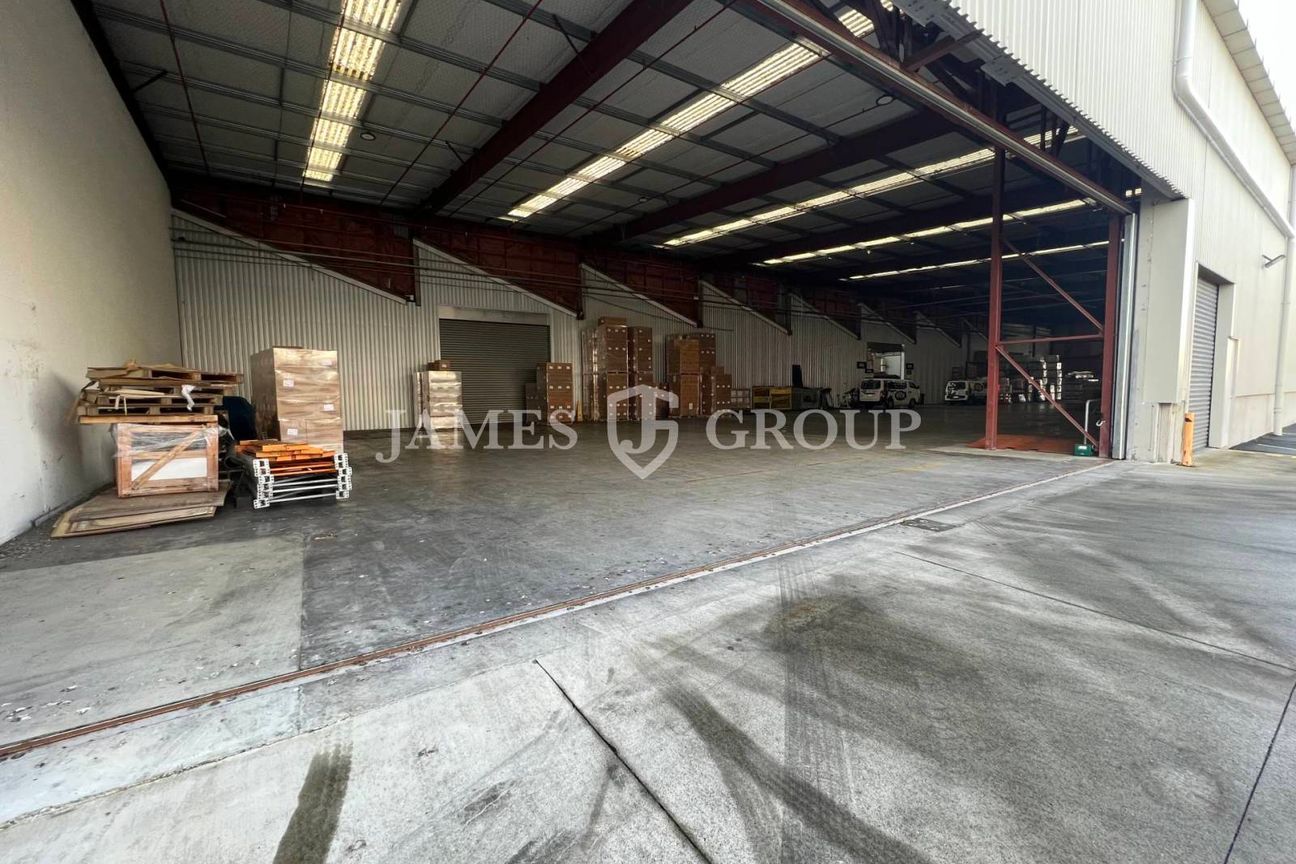 1,200sqm Rosebank Road Warehouse + Container Drop – pohled 2