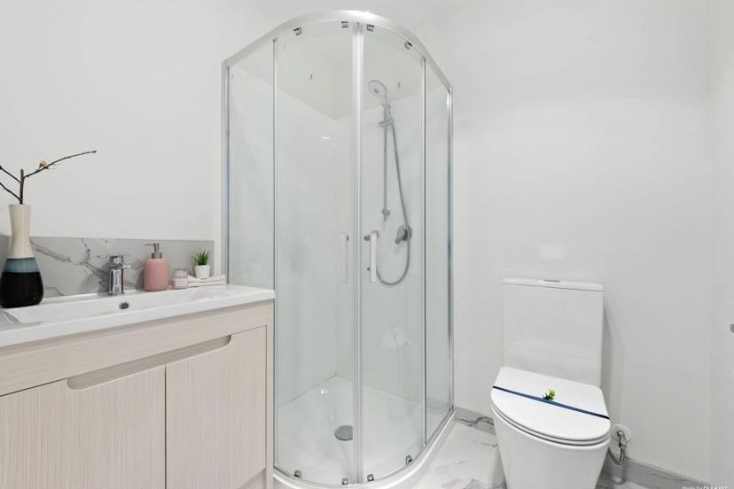 Two Bedroom, Two Bathroom Beauty! - Meer
