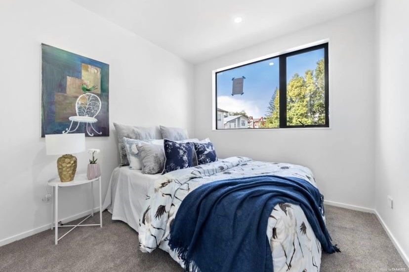 Two Bedroom, Two Bathroom Beauty! - Aanzicht 2