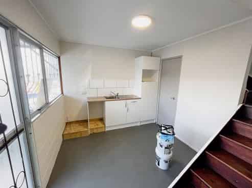 Entry Level Industrial, This Will Go Fast! 143m²