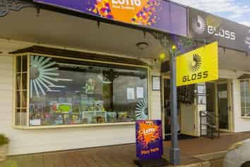 Gloss in Mangonui Village