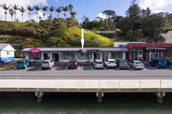 Gloss in Mangonui Village