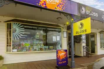 Gloss in Mangonui Village