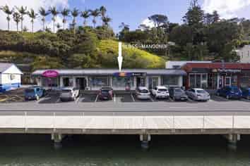 Gloss in Mangonui Village