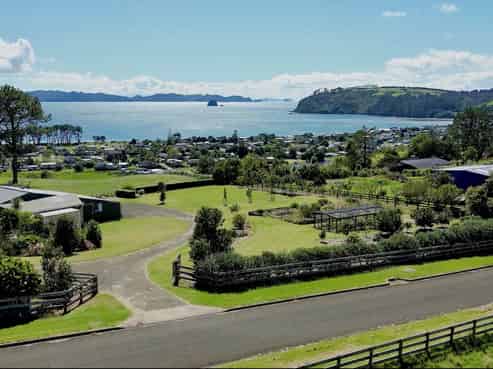 60 Resolution Rise, Cooks Beach