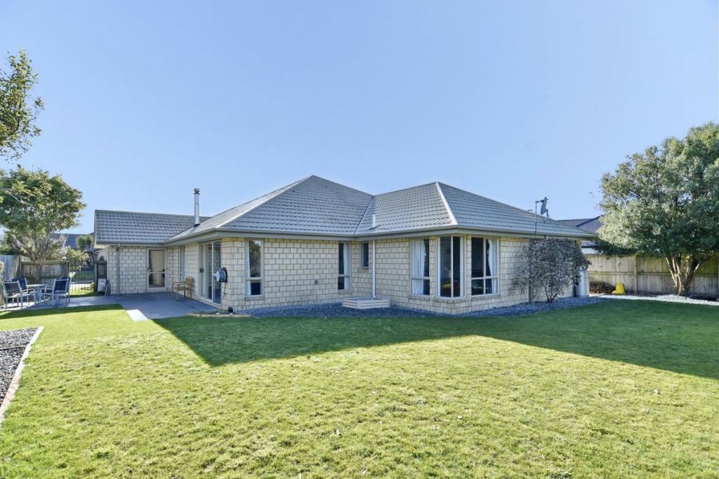 Sold 29 Linkwater Way, Parklands realestate.co.nz