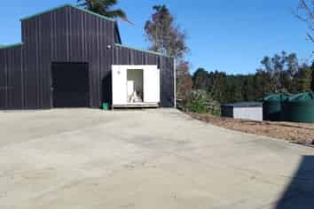 Multi Use Warehouse/Office With Great Yard