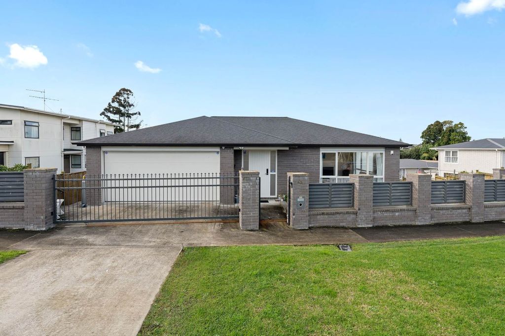 Sold 43 Ernie Pinches Street, Mount Roskill realestate.co.nz