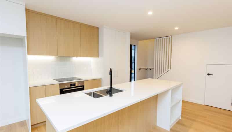 18/10 Trieste Way, Paraparaumu