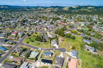 13 Eileen Stephens Place, Tikipunga