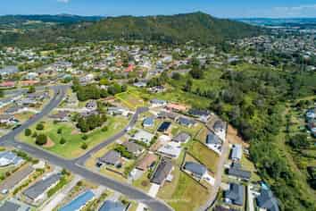 13 Eileen Stephens Place, Tikipunga