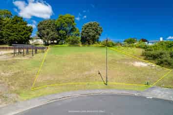 13 Eileen Stephens Place, Tikipunga