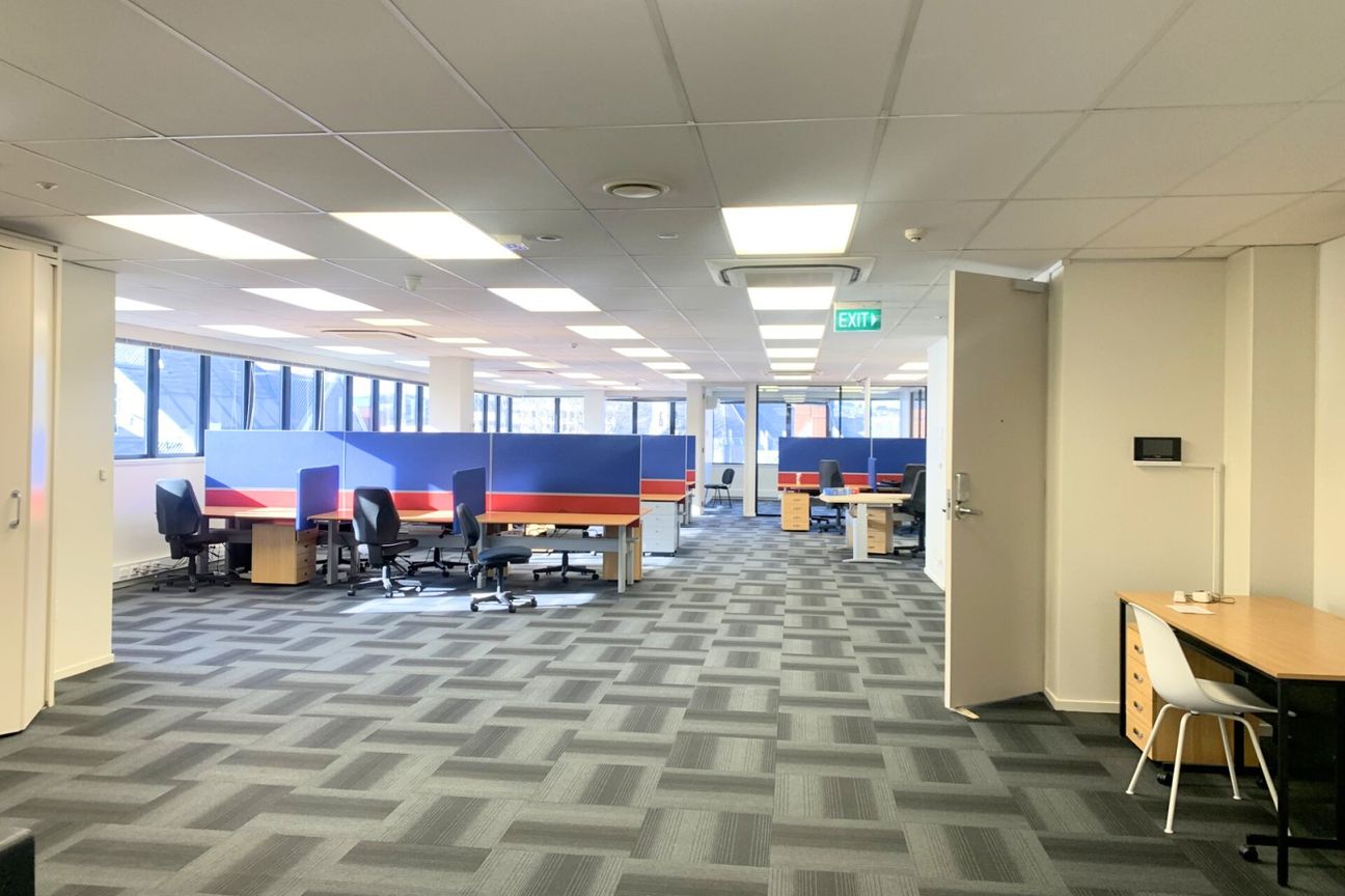 Central Octagon office with with city views - Vista 2