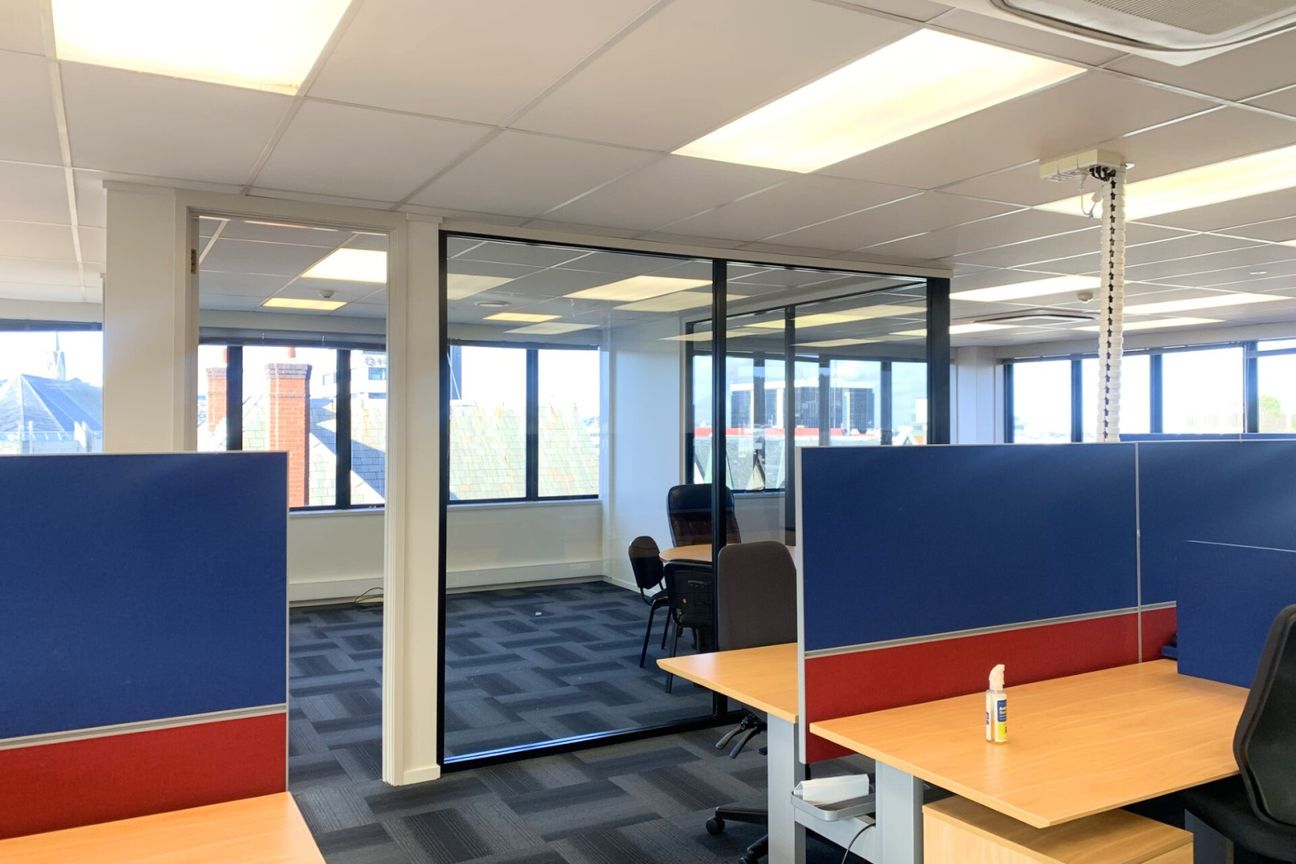 Central Octagon office with with city views - Altro