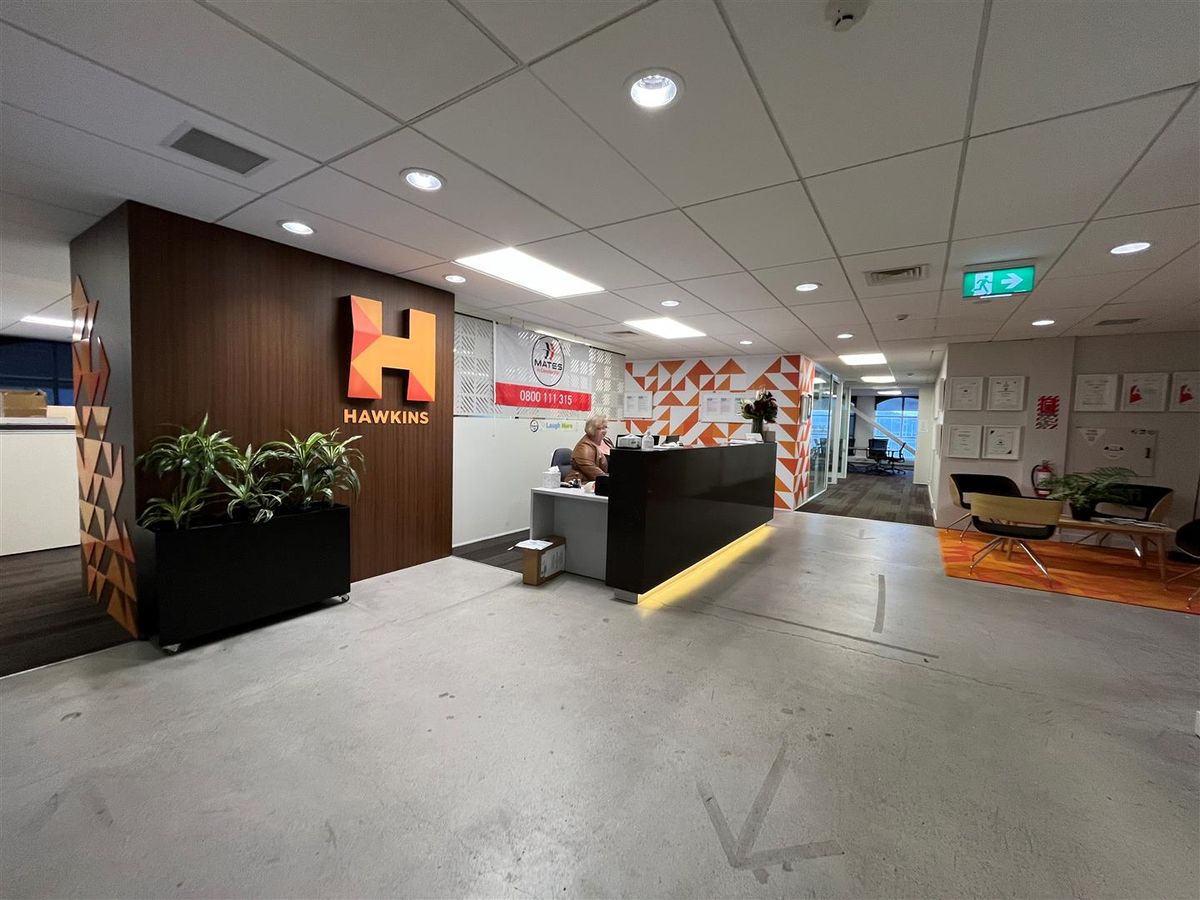 Full floor with fit-out | Plenty of car parking
