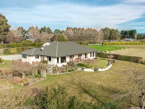284 Landsborough Road, Fairview