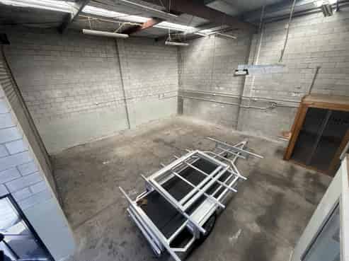 214sqm Road Front Warehouse!