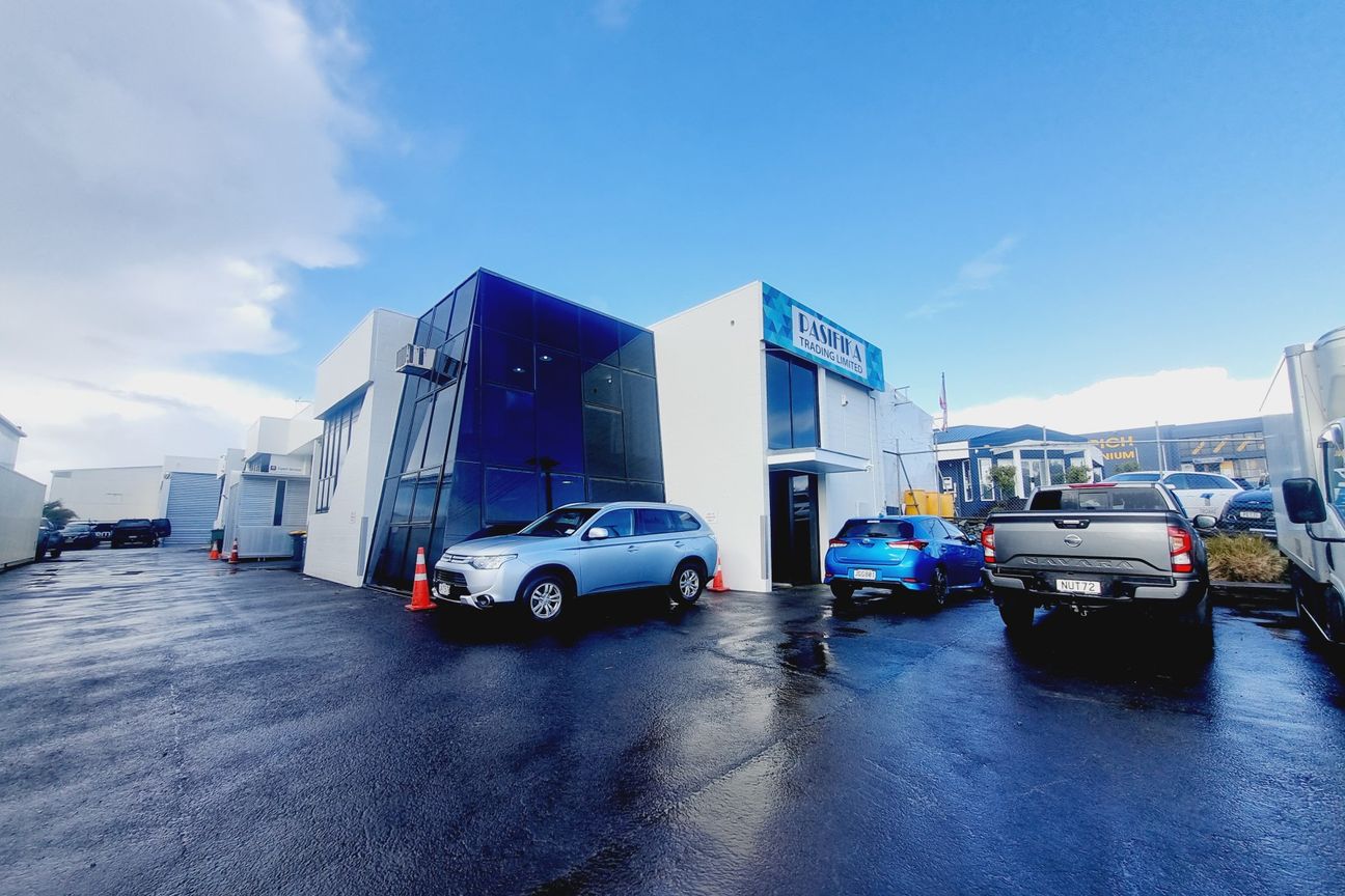 214sqm Road Front Warehouse! - Bild 5