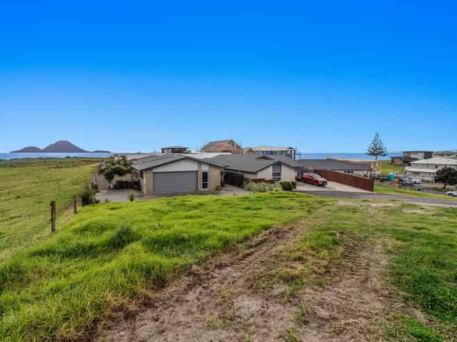 49 Omega Place, Coastlands