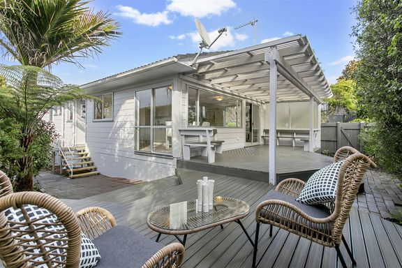 Property value - 1/8 Tallington Crescent, Torbay - realestate.co.nz