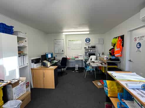 New 5-year lease, national tenant 