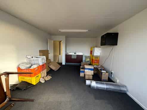 New 5-year lease, national tenant 