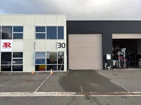 New 5-year lease, national tenant 