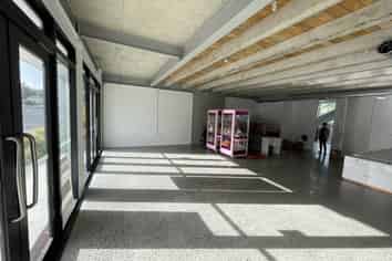 Refurbished Retail on Central Boulevard