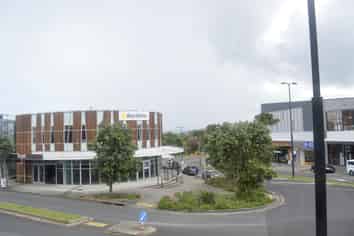 Refurbished & Spacious Office in Silverdale