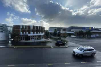 Refurbished & Spacious Office in Silverdale
