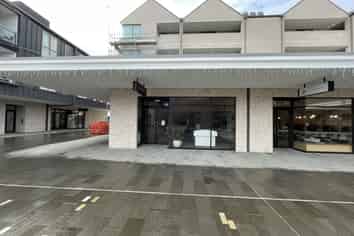 Cafe Opportunity Central Courtyard| 89m2 + 80m2
