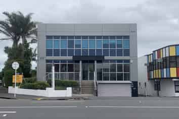 Newly Refurbished Showroom Stunner | 200m2