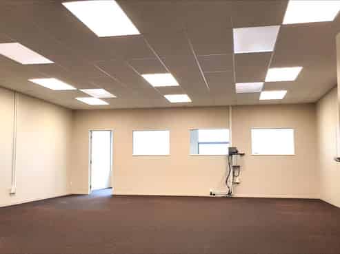 Modern versatile Henderson office/showroom