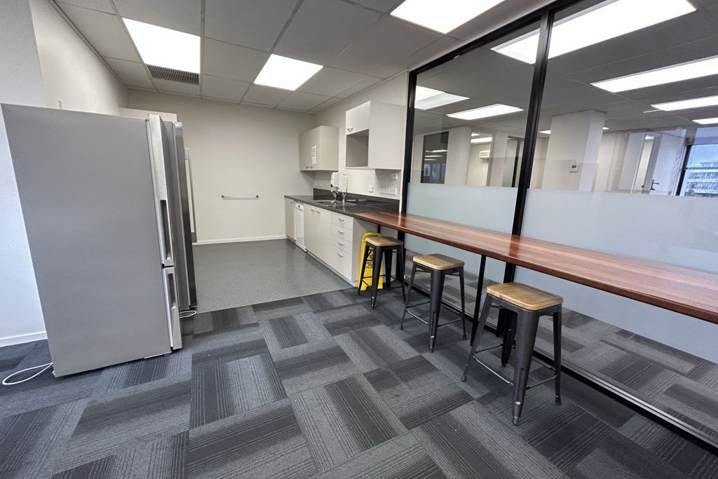 Large professional office - Stuart Street - Vista 4