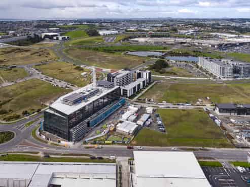 79sqm Albany retail next to Council