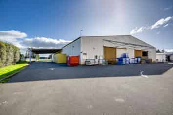 Large Scale Warehouse Facilities For Lease