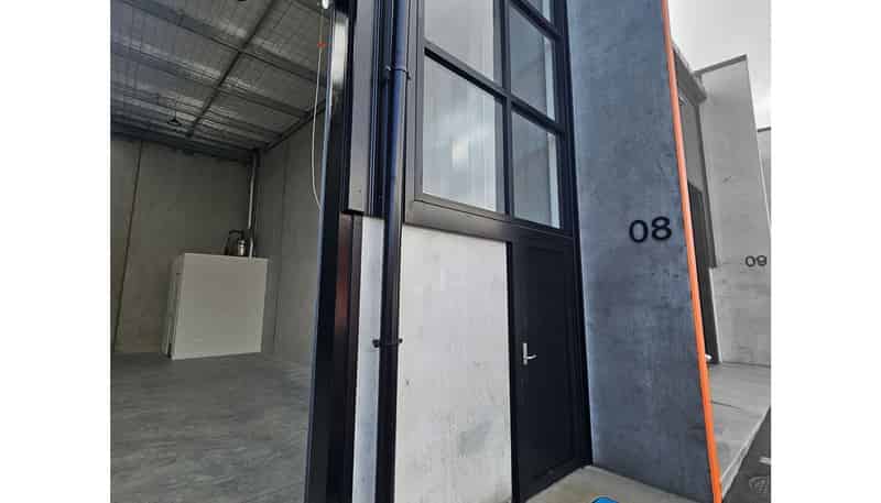 8/74 Westpoint Drive, Hobsonville