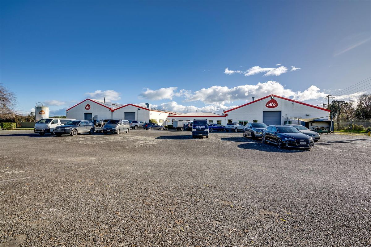 CBRE - Rare Large Hastings Facilities Available Now - Més