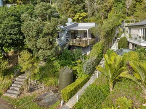 11 Te Papa Road, Kawakawa Bay
