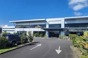 LOCATION, VIEWS AND CAR PARKING
