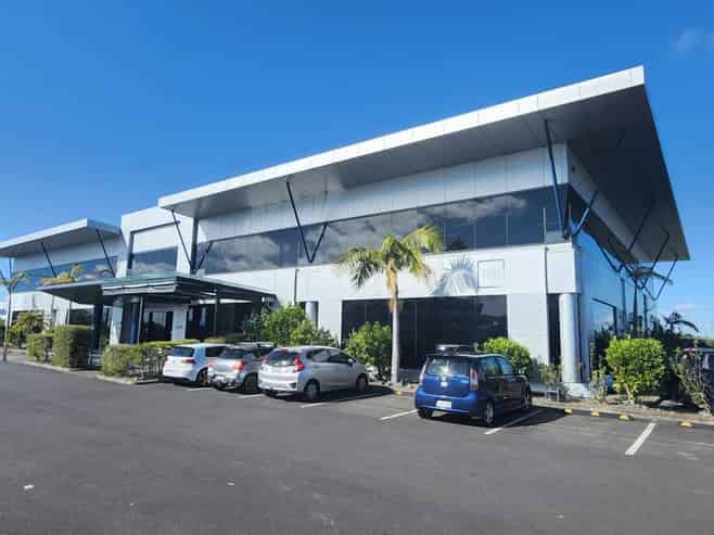 LOCATION, VIEWS AND CAR PARKING
