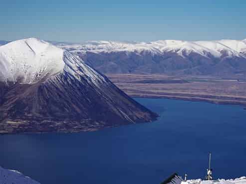 Lake Ohau Lodge and Ohau Snow Fields