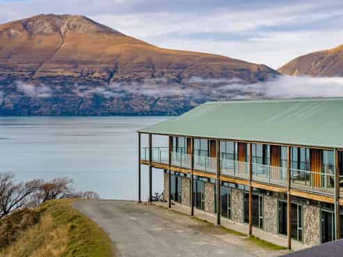 Lake Ohau Lodge and Ohau Snow Fields