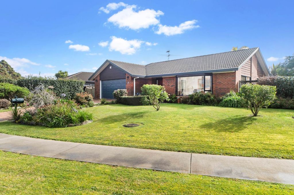 Sold 6 Gairloch Place, Wattle Downs realestate.co.nz