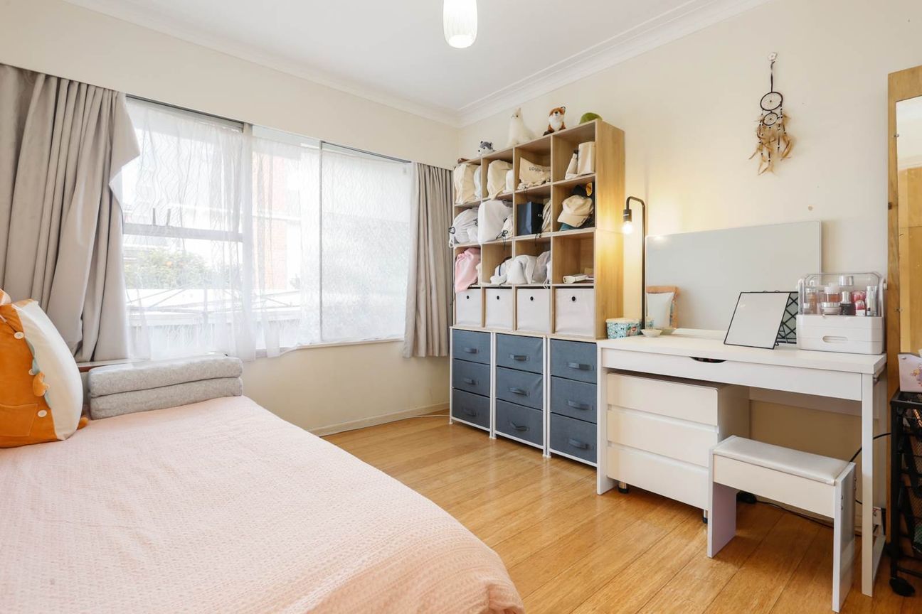 PRIME LOCATION: SUPERB ENTRY OR INVESTMENT! – další