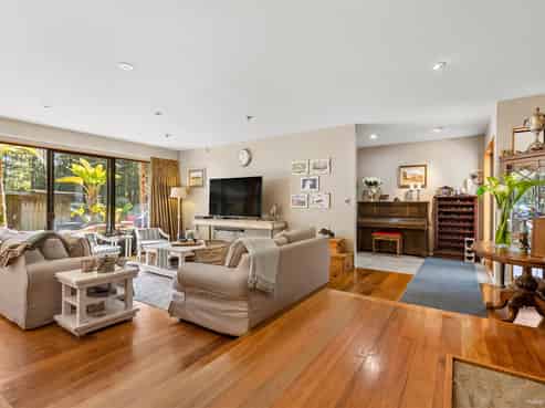 16 Jack Barry Road, Waitoki