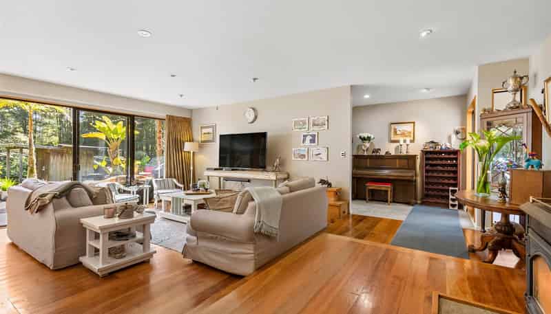 16 Jack Barry Road, Waitoki
