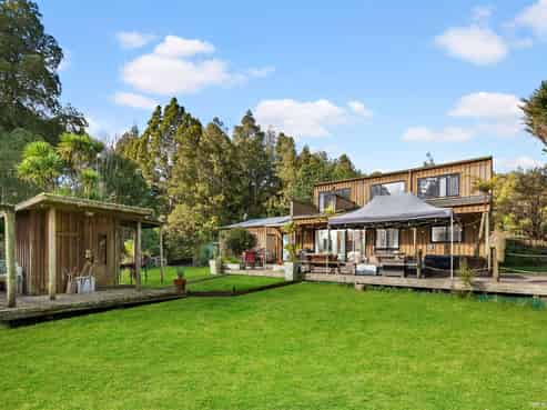 16 Jack Barry Road, Waitoki